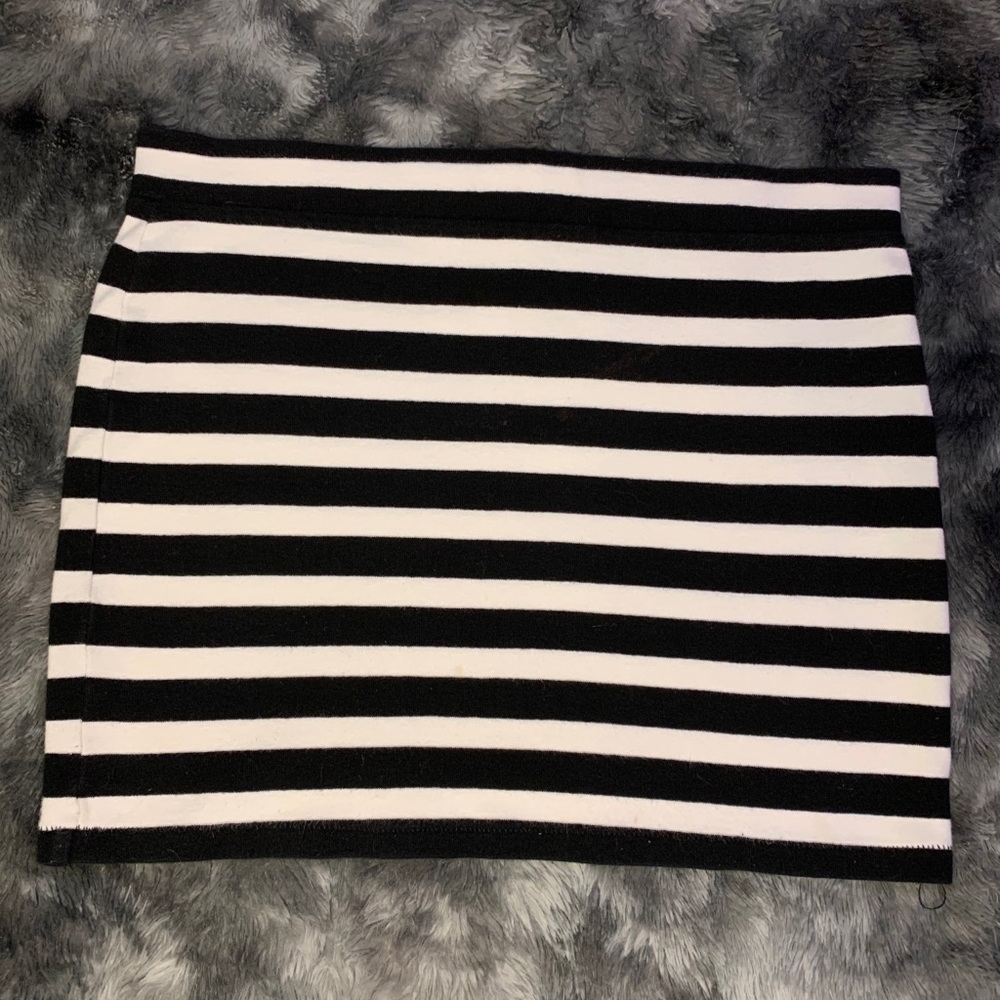 FOREVER 21 STRETCH MINI SKIRT